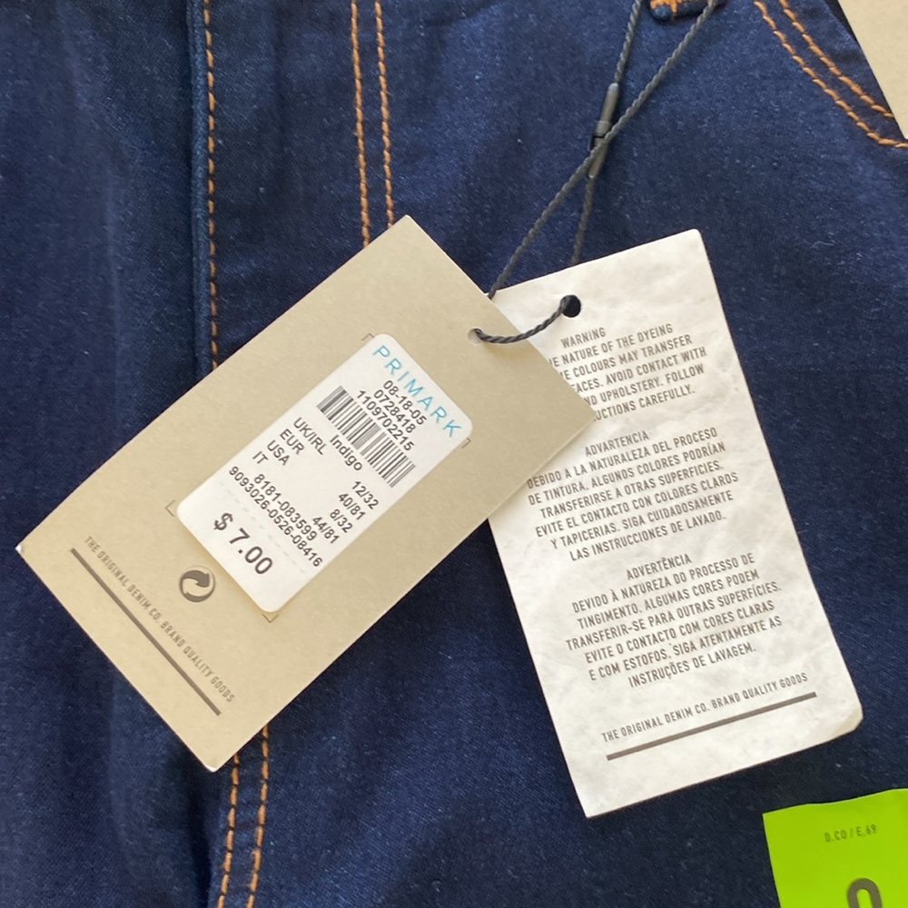 Women’s size 8 skinny dark denim jeans. New with Tags. - Picture 4 of 6